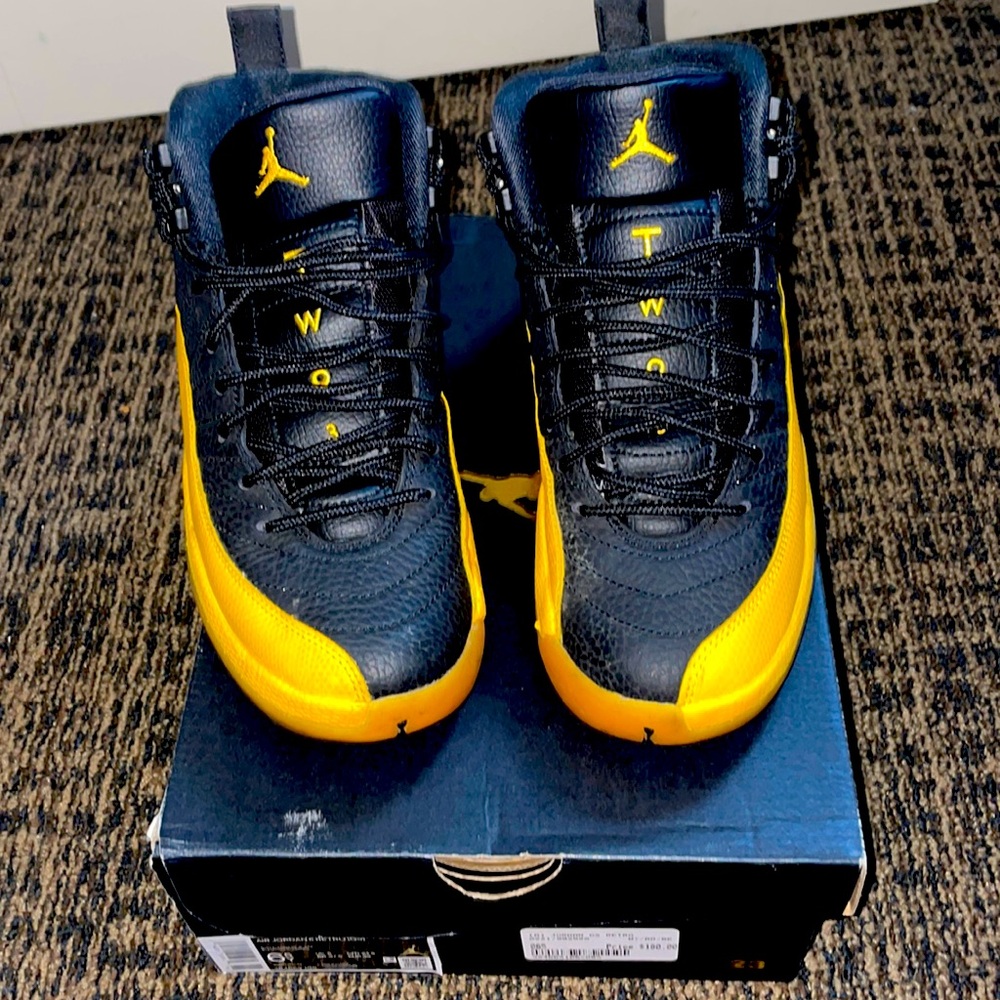 Nike Jordan 6 size 6.5 excellent condition worn  3x foot grew from pregnancy😢